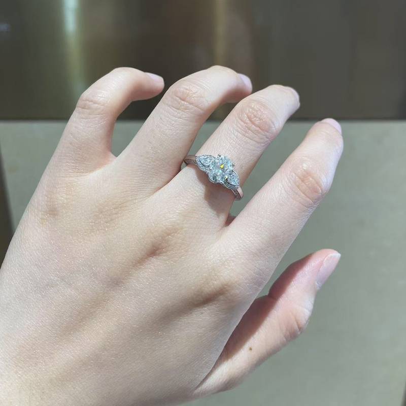 Light Luxury Three Stone Women's Ring S925 Silver Plated Platinum Customized Selection Main Stone Moissanite Diamond 1.5ct/Secondary Stone High Carbon Diamond